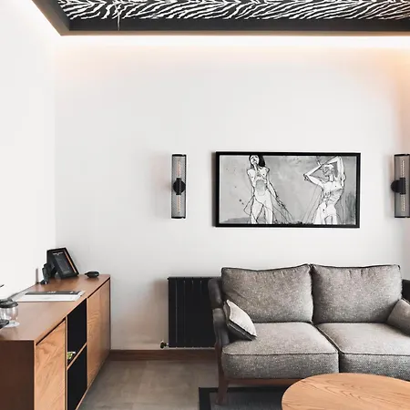 The Local House ألاتشاتي
