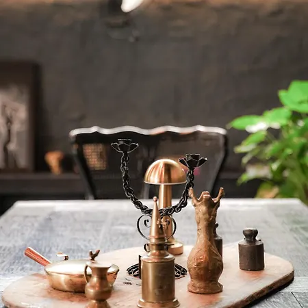The Local House ألاتشاتي