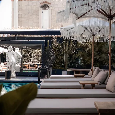 فندق The Local House ألاتشاتي